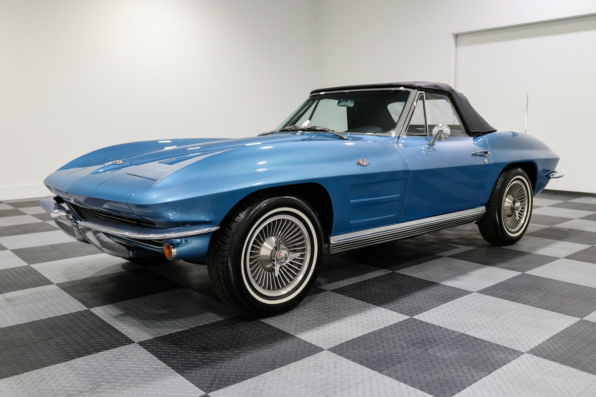 1964-chevrolet-corvette-m9u5x4ye